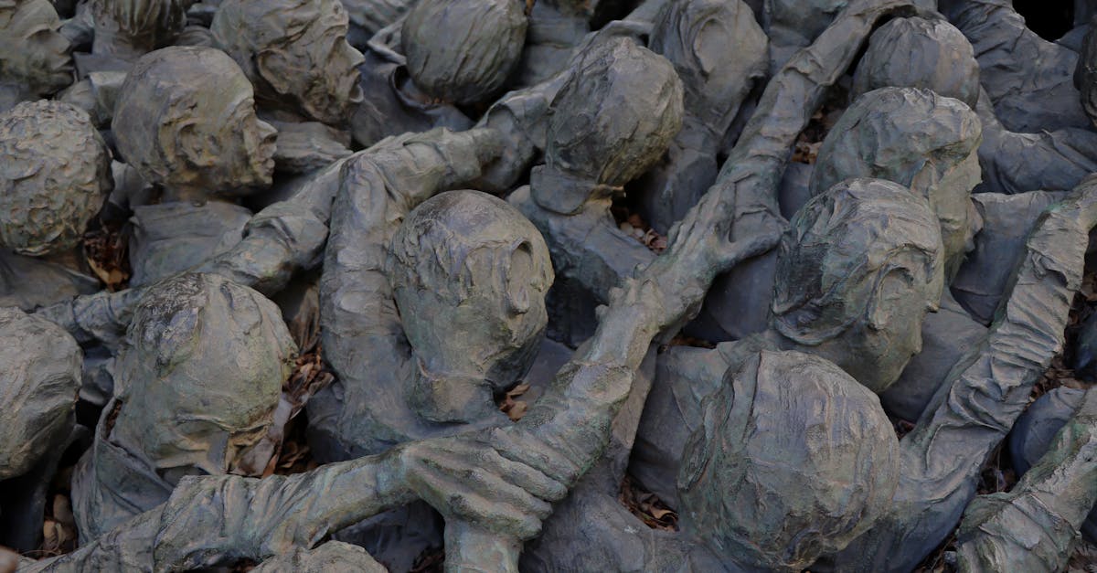 Voyage au cœur de la guerre culturelle en France