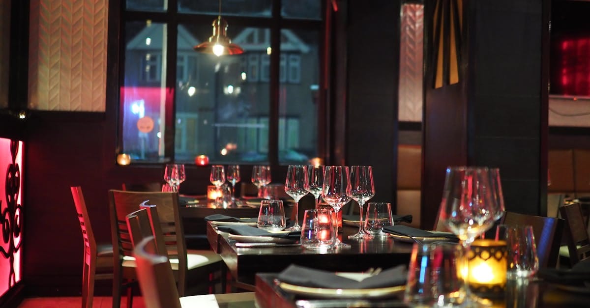 découvrez notre restaurant chaleureux où chaque plat est une invitation à un voyage culinaire. profitez d'une ambiance conviviale, d'un service attentif et d'une carte saisonnière soigneusement élaborée pour éveiller vos papilles. réservez votre table dès aujourd'hui !