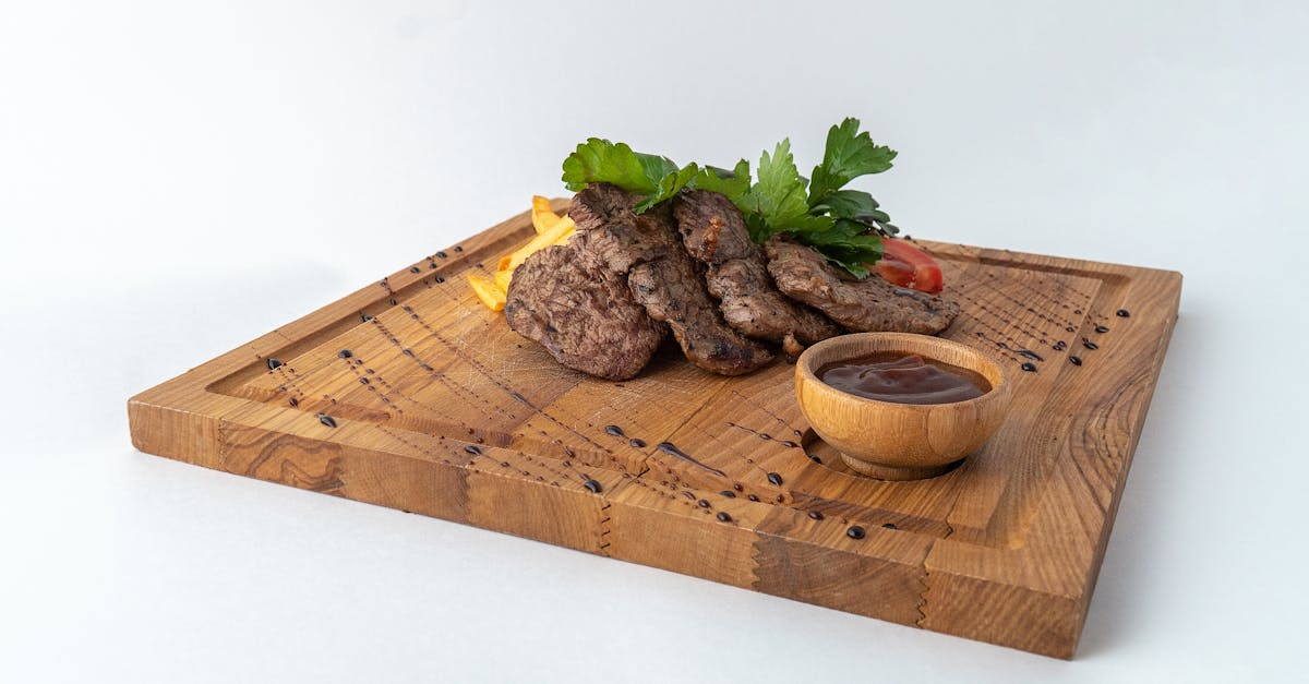 découvrez notre steakhouse, un lieu où passion et gastronomie se rencontrent. savourez des steaks de qualité supérieure, grillés à la perfection, dans une ambiance conviviale et chaleureuse. idéal pour un dîner en famille ou une soirée entre amis, notre restaurants vous fera vivre une expérience culinaire inoubliable.