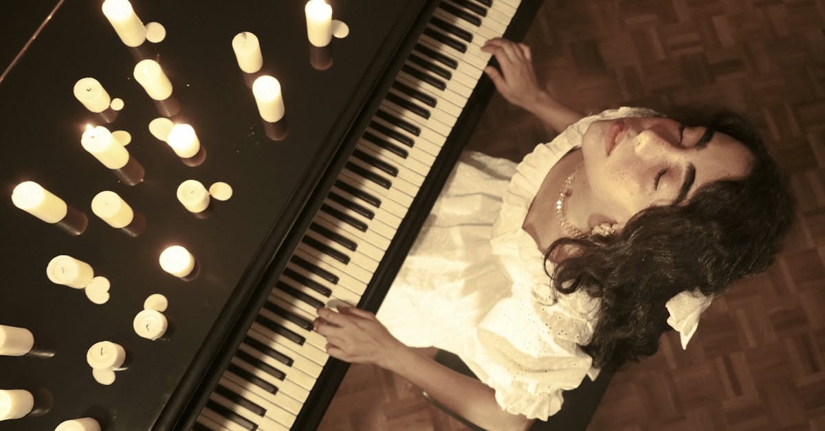 découvrez l'envoûtante expérience des concerts aux chandelles, où la magie de la musique classique se mêle à l'ambiance chaleureuse d'une lumière tamisée. plongez dans une soirée inoubliable, remplie d'émotions et d'harmonie, tout en profitant d'une atmosphère unique.