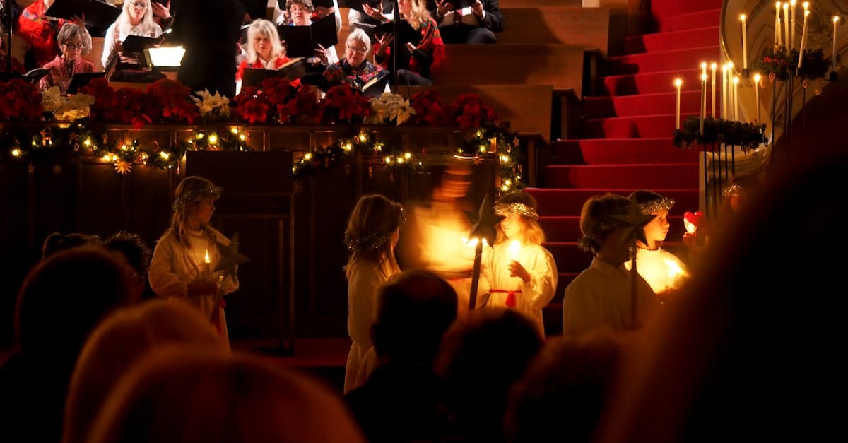 découvrez l'envoûtement des concerts aux chandelles, où la magie de la musique classique rencontre l'ambiance intimiste d'une lumière douce. offrez-vous une expérience inoubliable et laissez-vous transporter par des performances exceptionnelles dans un cadre romantique.