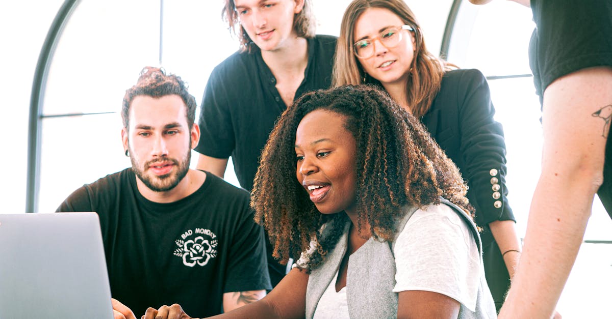 découvrez les avantages de la collaboration : comment travailler ensemble favorise l'innovation, renforce les liens et booste la productivité. explorez des techniques et outils pour optimiser vos projets collaboratifs.