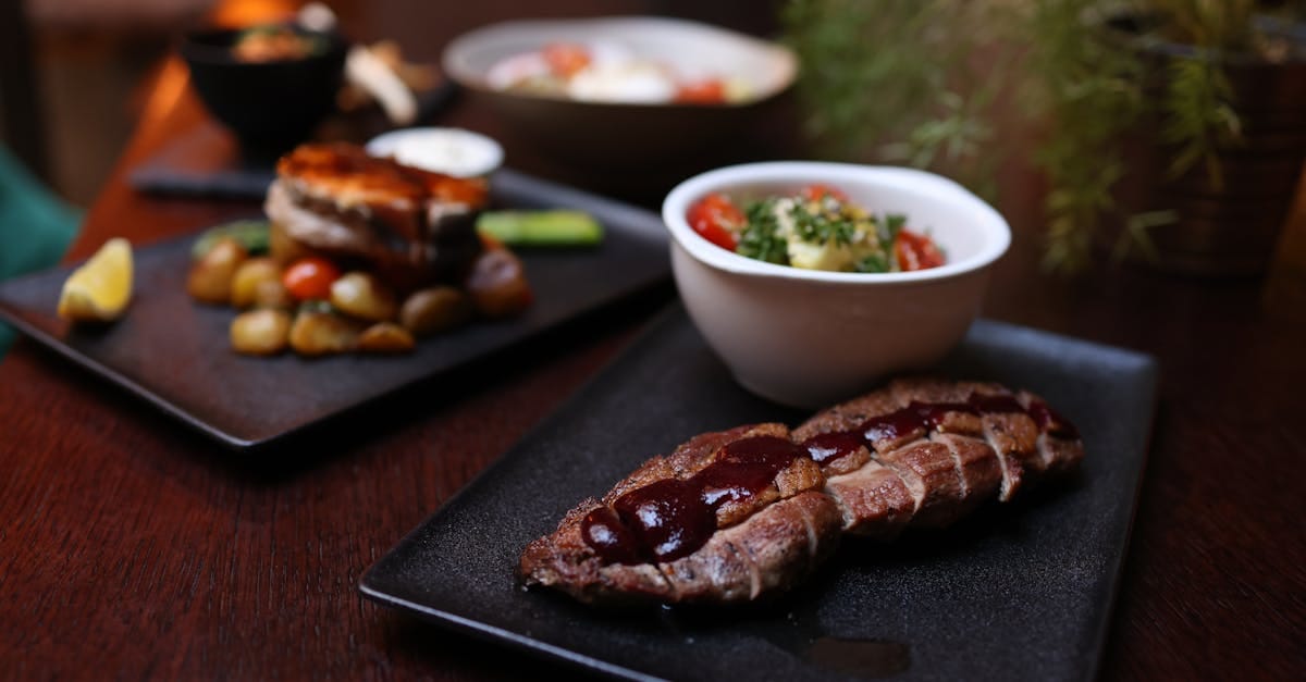 découvrez un bistro chaleureux où la gastronomie française traditionnelle se marie avec une ambiance conviviale. savourez des plats faits maison préparés avec des ingrédients frais, tout en profitant d'un service attentionné et d'un cadre agréable.