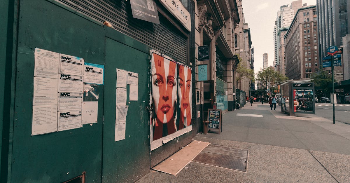 découvrez notre collection variée de posters pour tous les goûts : art, photographie, paysages et bien plus. transformez votre espace avec des affiches de qualité qui ajoutent une touche personnelle à votre décoration intérieure.