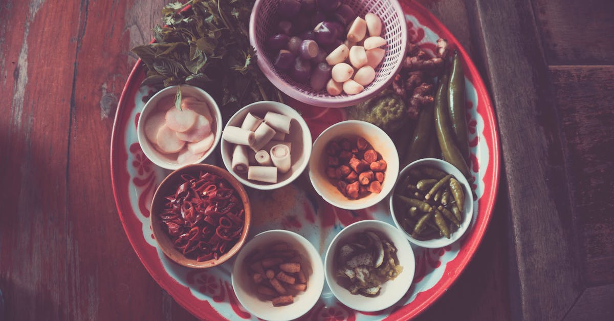 découvrez la richesse et la diversité de la cuisine thaïlandaise, un mélange savoureux d'épices, d'herbes fraîches et d'ingrédients de qualité. plongez au cœur des traditions culinaires de la thaïlande avec des plats emblématiques tels que le pad thaï, le curry vert et la salade de papaye. laissez-vous séduire par un voyage gustatif inoubliable!