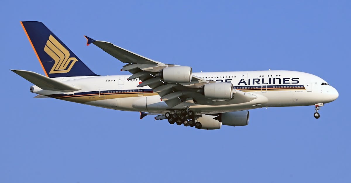 découvrez l'airbus a380, le géant des cieux qui révolutionne l'aviation avec son confort inégalé et sa technologie de pointe. explorez ses caractéristiques, ses performances et son impact sur le transport aérien moderne.