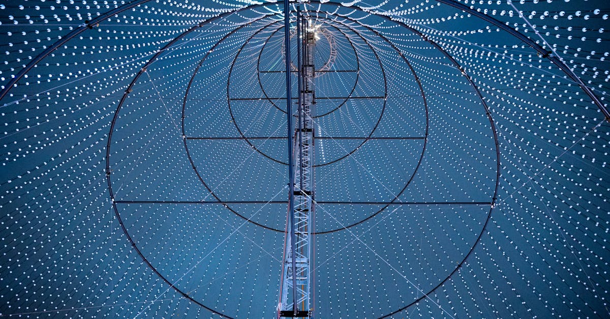 découvrez l'univers captivant de 'blue spiral', une œuvre qui allie créativité et harmonie. plongez dans un voyage visuel fascinant où la couleur bleue et les motifs en spirale invitent à l'évasion et à la contemplation.