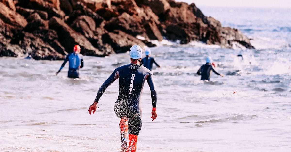 découvrez le triathlon, un sport d'endurance complet alliant natation, cyclisme et course à pied. que vous soyez débutant ou expert, plongez dans l'univers passionnant et stimulant de cette discipline qui teste vos limites. rejoignez les athlètes du monde entier et participez à des compétitions inspirantes tout en améliorant votre forme physique.