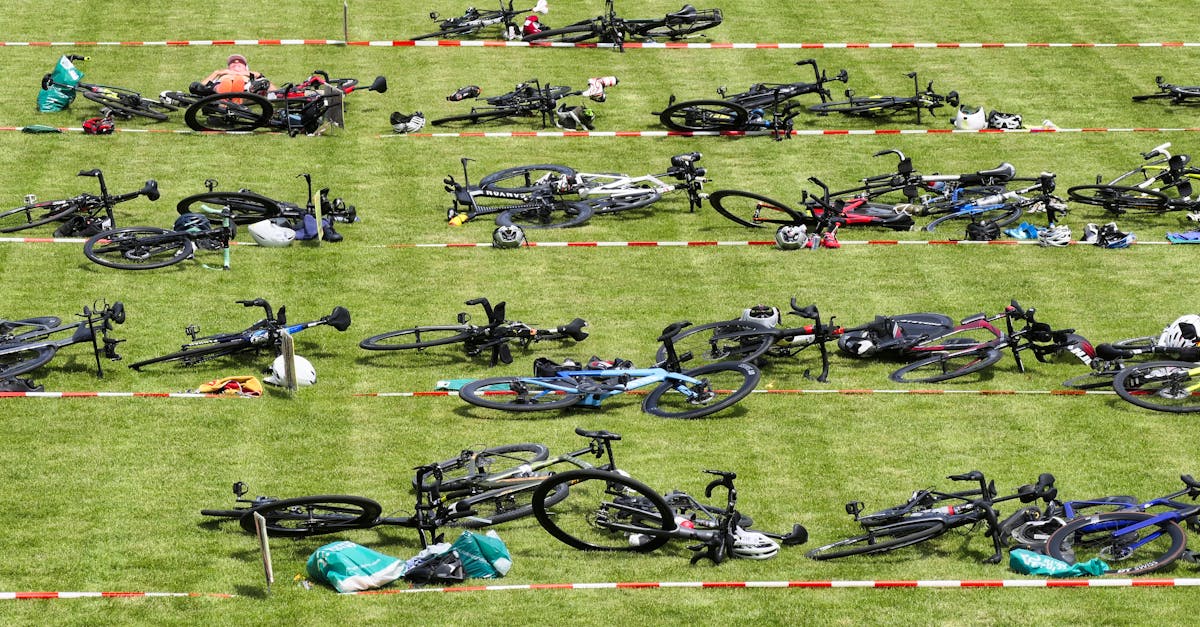 découvrez l'univers passionnant du triathlon, un sport d'endurance qui allie natation, cyclisme et course à pied. que vous soyez débutant ou athlète confirmé, trouvez des conseils, des entraînements et des compétitions près de chez vous pour vous lancer dans cette aventure sportive.