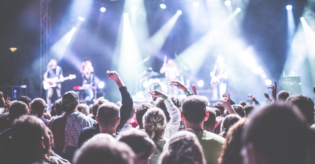 découvrez l'effervescence du festival ! un événement incontournable qui célèbre la musique, l'art et la culture à travers des performances en direct, des food trucks variés et des activités pour toute la famille. ne manquez pas cette expérience mémorable qui rassemble des passionnés de tous horizons.